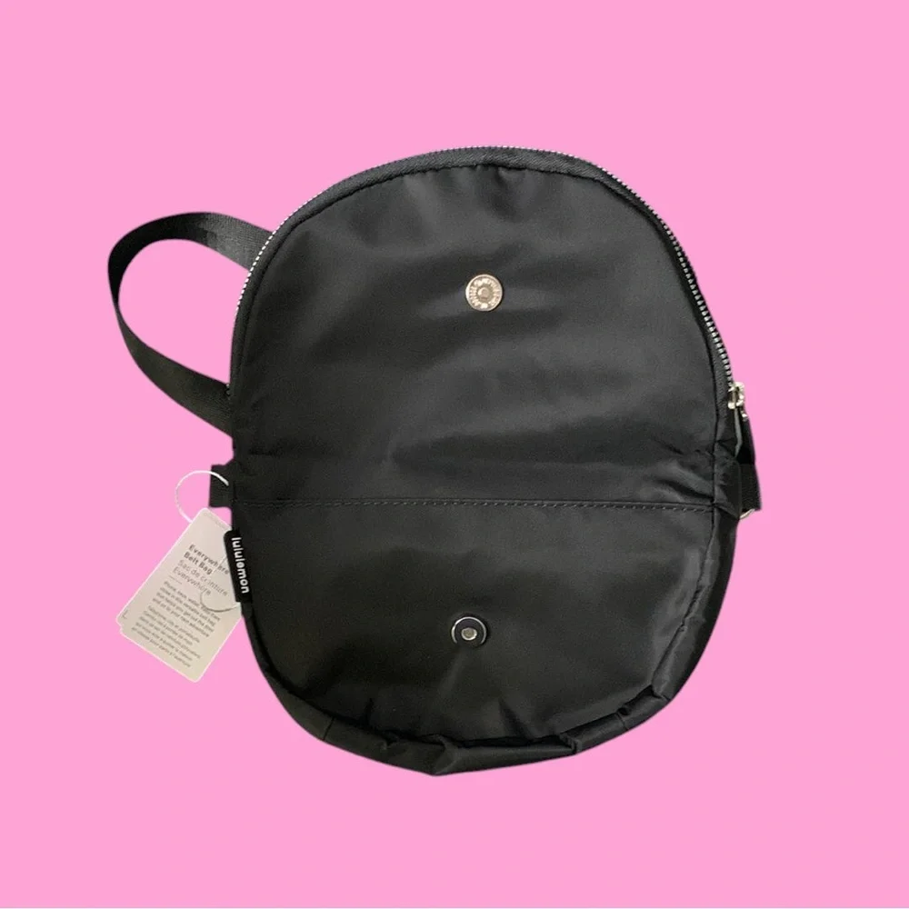lululemon athletica Sleek Black And Silver Crossbody Bag 2L - Picture 3 of 7